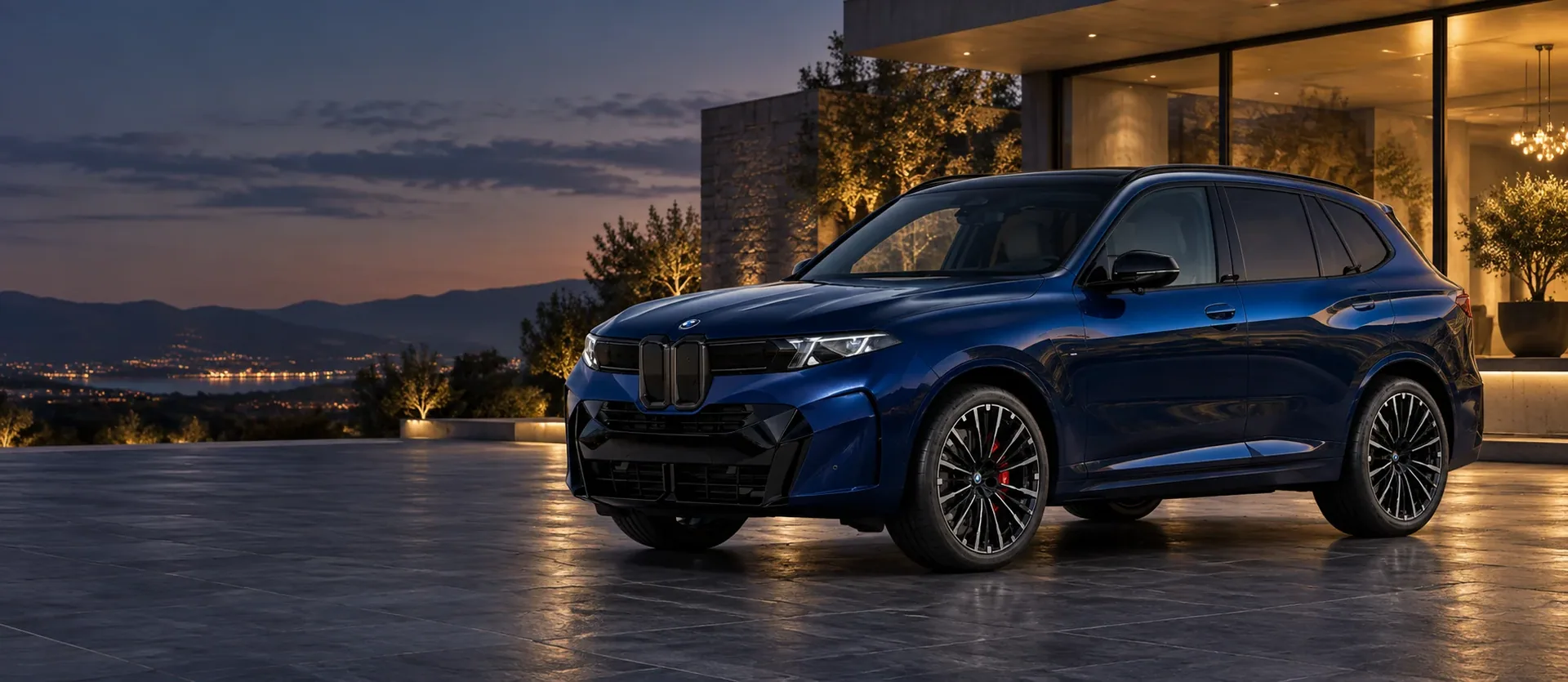 Новый BMW X5 G65 M Sport Pro, Tanzanite Blue: вид спереди в три четверти