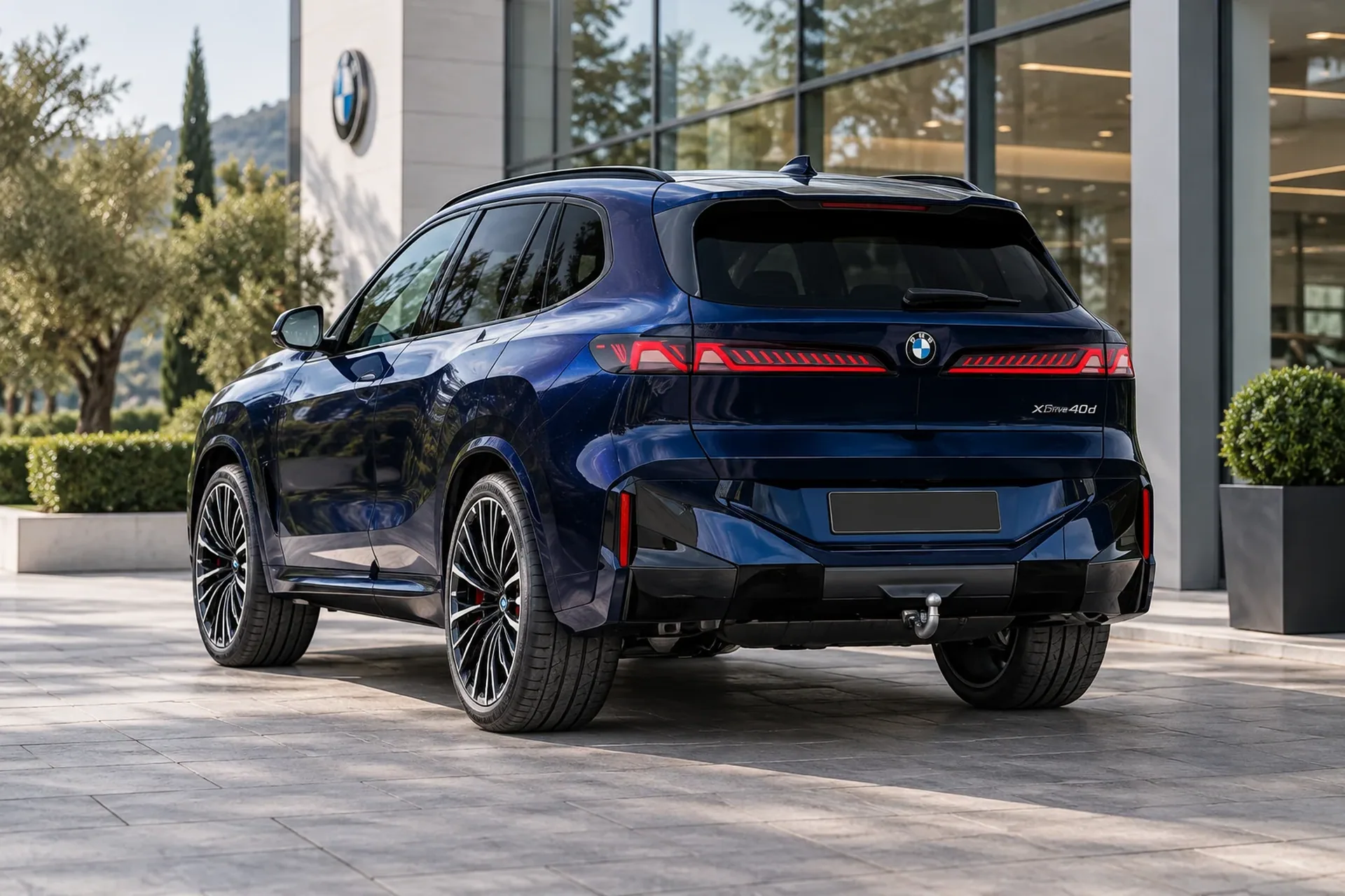 BMW X5 G65 в Tanzanite Blue: задняя часть кузова и новые фонари