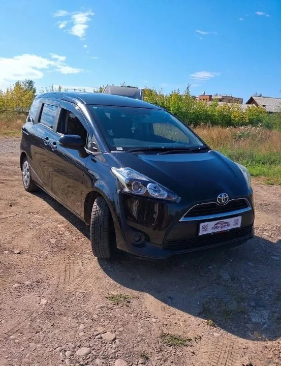Toyota Sienta, 2015 год, фото из предложения